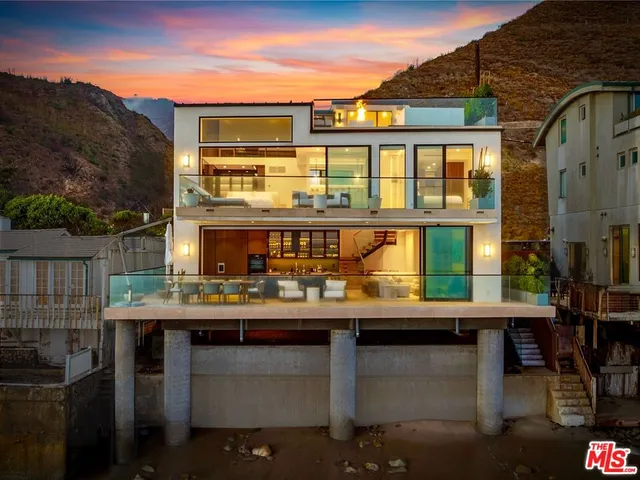 $9,900,000 | 18954 Pacific Coast Highway, Malibu, CA 90265