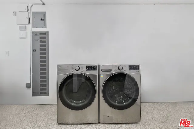 $9,900,000 | 18954 Pacific Coast Highway, Malibu, CA 90265