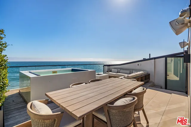 $9,900,000 | 18954 Pacific Coast Highway, Malibu, CA 90265