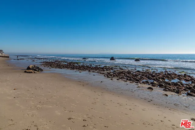 $9,900,000 | 18954 Pacific Coast Highway, Malibu, CA 90265