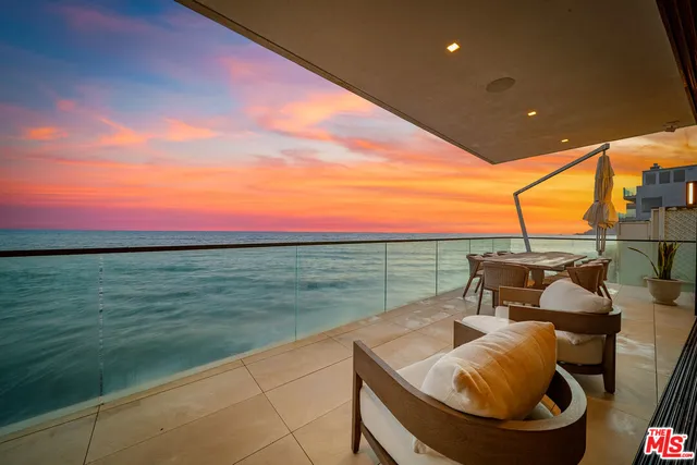 $9,900,000 | 18954 Pacific Coast Highway, Malibu, CA 90265