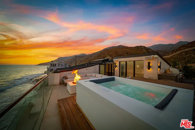 $9,900,000 | 18954 Pacific Coast Highway, Malibu, CA 90265