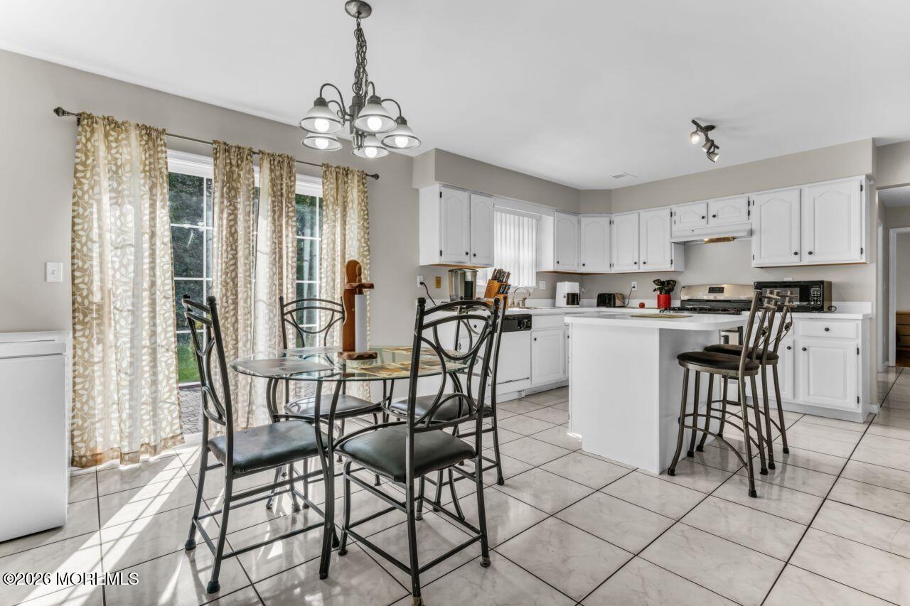 383 Meadowood Road Jackson, NJ 08527 - Photo 10 of 41 Breakfast Nook
