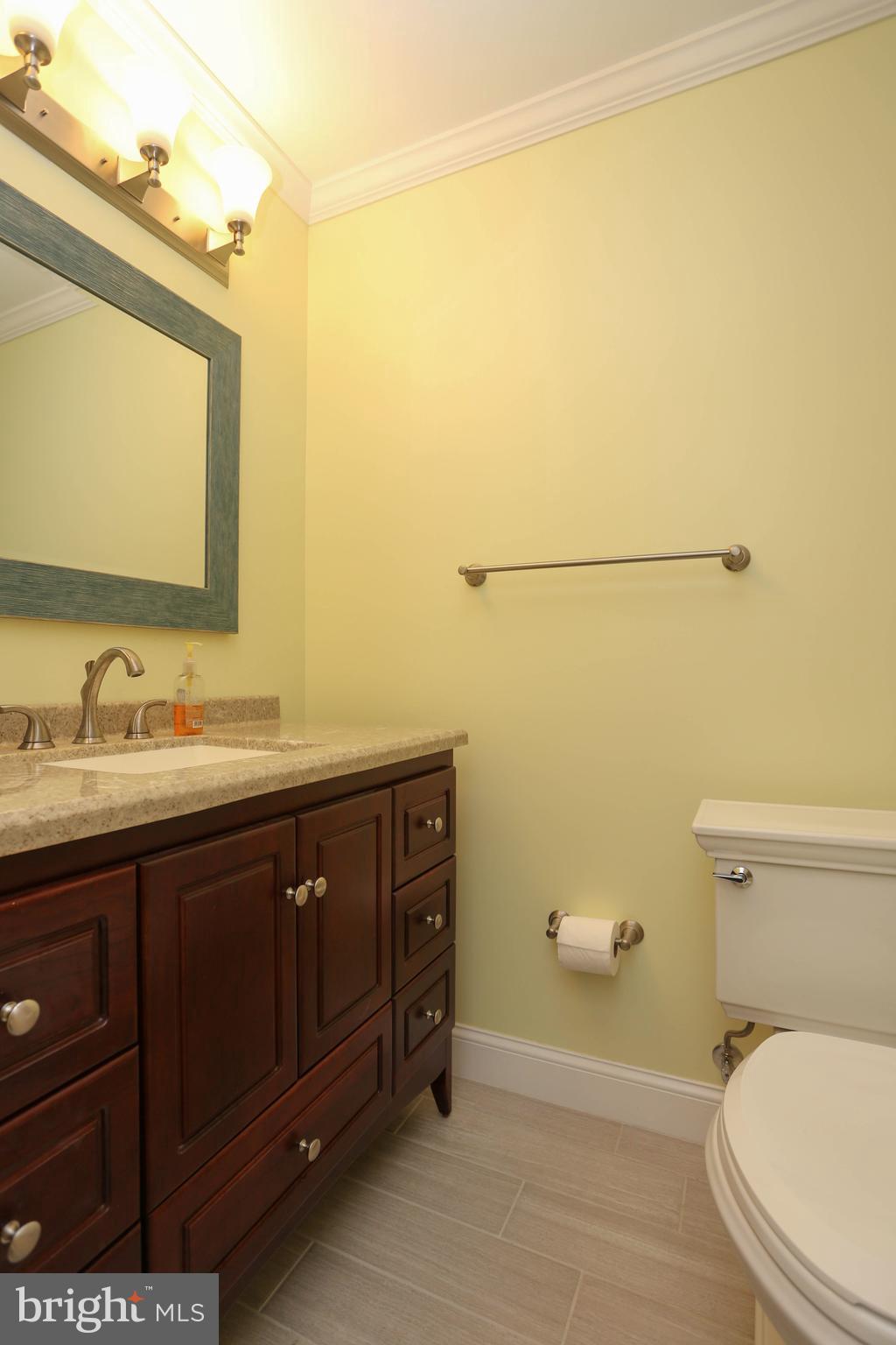 925 Fall Ridge Way Gambrills, MD 21054 - Photo 4 of 29 Hall Bath