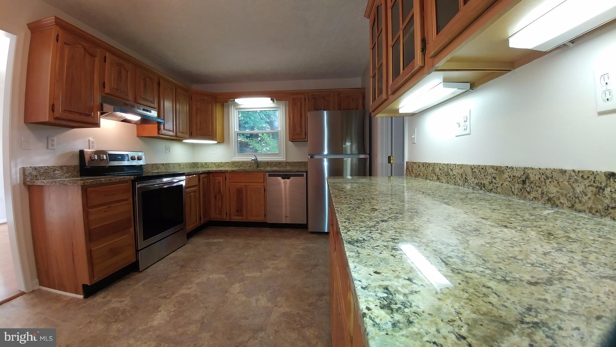 925 Fall Ridge Way Gambrills, MD 21054 - Photo 7 of 29 Kitchen