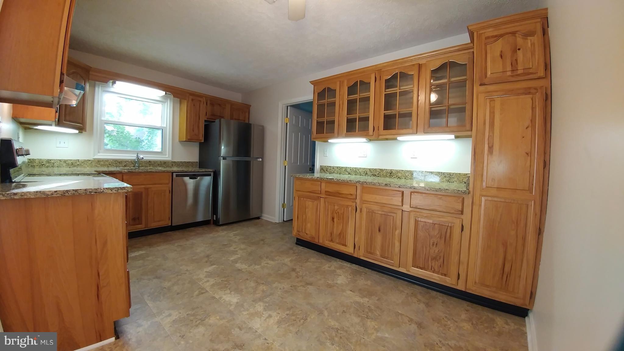 925 Fall Ridge Way Gambrills, MD 21054 - Photo 8 of 29 Kitchen