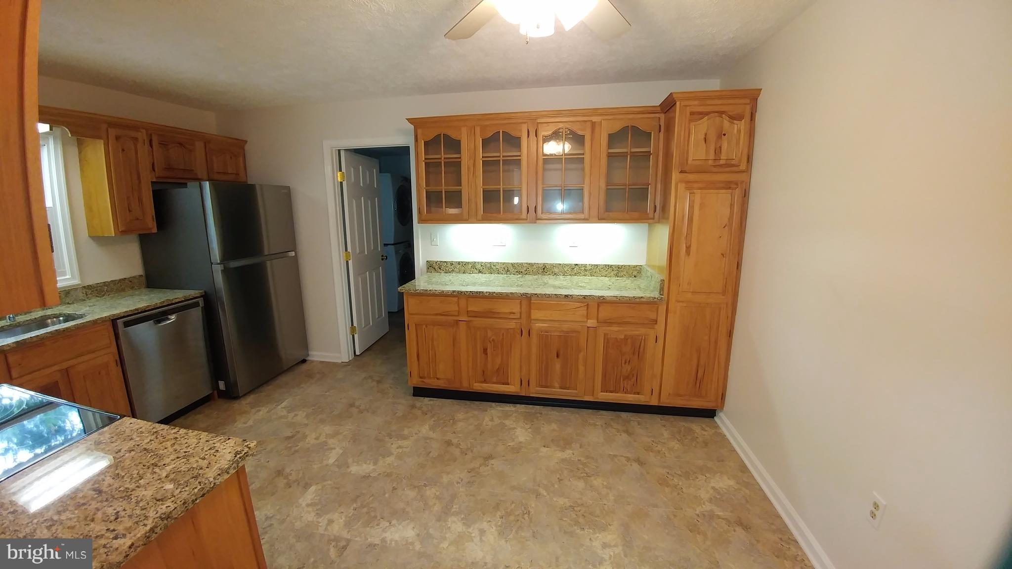 925 Fall Ridge Way Gambrills, MD 21054 - Photo 9 of 29 Kitchen