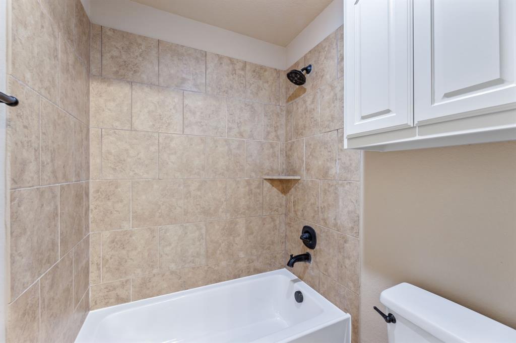 808 Goose Court Forney, TX 75126 - Photo 26 of 39 Bath 3