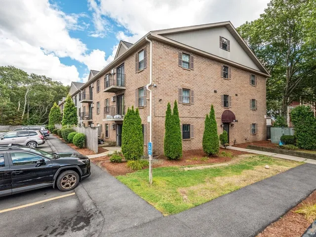 $213,000 | 80 Stanton Street, Unit 14, Worcester, MA 01605
