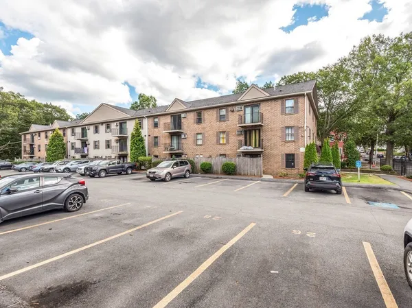 $200,000 | 80 Stanton Street, Unit 14, Worcester, MA 01605