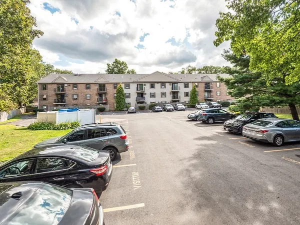 $200,000 | 80 Stanton Street, Unit 14, Worcester, MA 01605