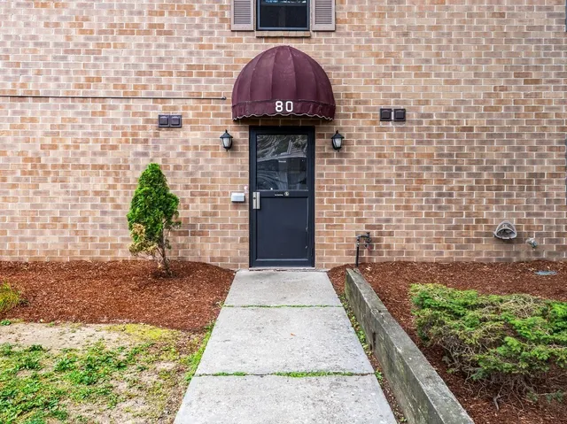 $213,000 | 80 Stanton Street, Unit 14, Worcester, MA 01605