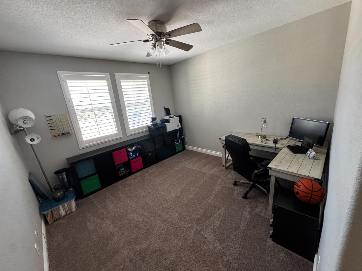 8026 Prairie Hawk Way Sacramento, CA 95829 - Photo 18 of 30 a livingroom with lounge chair and a window