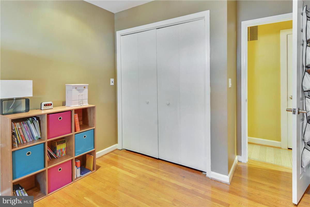 3873 Chain Bridge Road Fairfax, VA 22030 - Photo 19 of 29 a view of room with toys