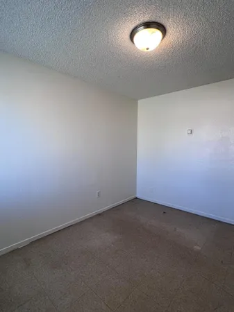 $950 | 4690 East Huntington Avenue, Unit 4696, Fresno, CA 93702