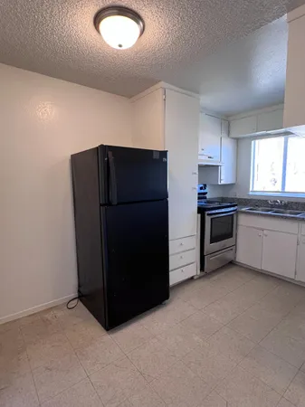 $950 | 4690 East Huntington Avenue, Unit 4696, Fresno, CA 93702