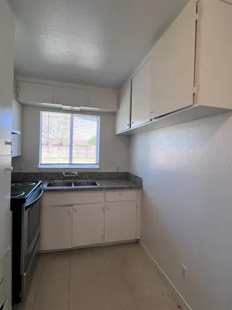 $950 | 4690 East Huntington Avenue, Unit 4696, Fresno, CA 93702