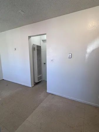 $950 | 4690 East Huntington Avenue, Unit 4696, Fresno, CA 93702