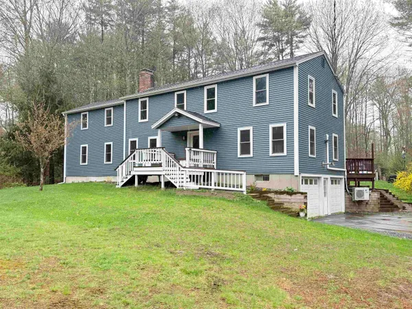 $699,900 | 14 Moharimet Drive, Madbury, NH 03823