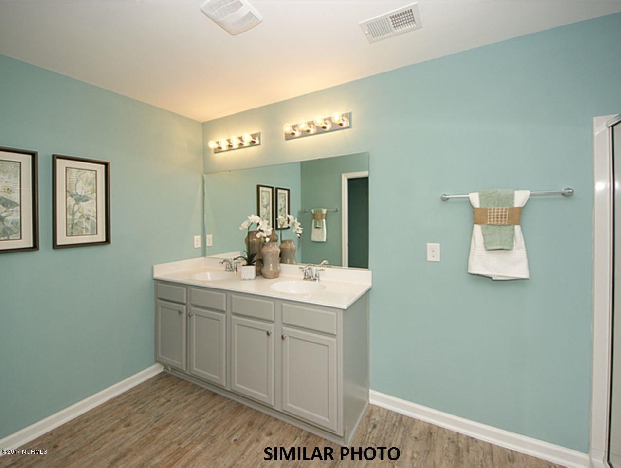105 Tralee Place, Unit 45 Holly Ridge, NC 28445 - Photo 21 of 33 Owner's Bath