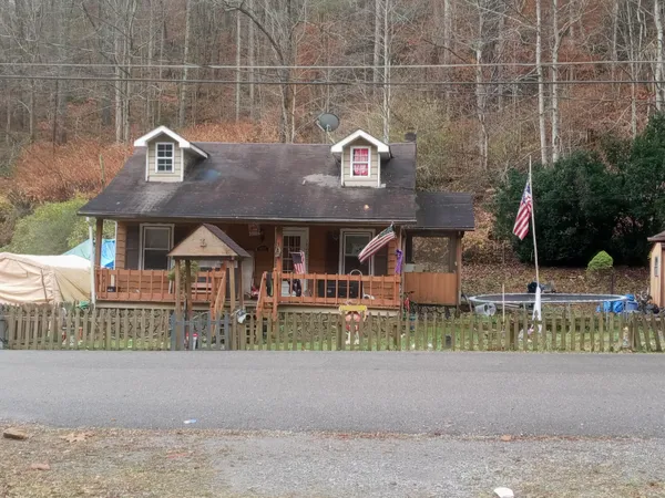 $65,000 | 1822 Derby Road, Appalachia, VA 24216