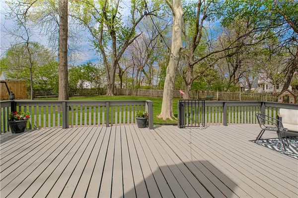 $745,000 | 7626 Canterbury Drive, Prairie Village, KS 66208