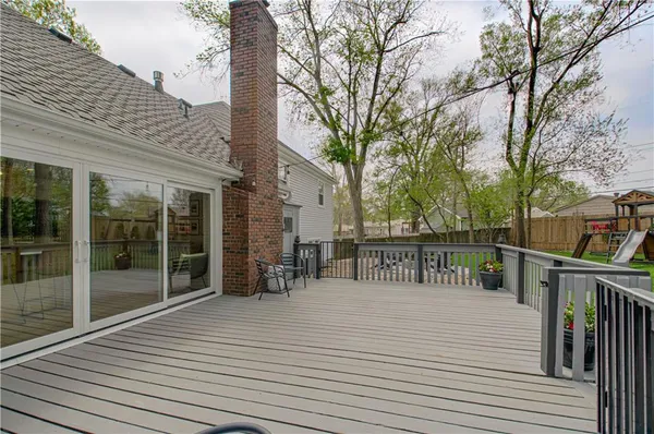 $745,000 | 7626 Canterbury Drive, Prairie Village, KS 66208