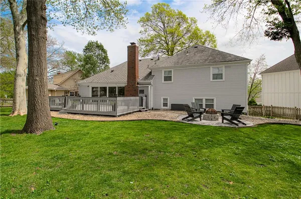 $745,000 | 7626 Canterbury Drive, Prairie Village, KS 66208