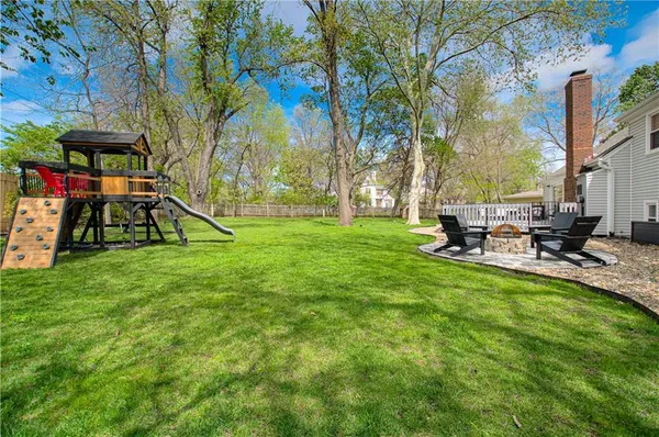 $745,000 | 7626 Canterbury Drive, Prairie Village, KS 66208