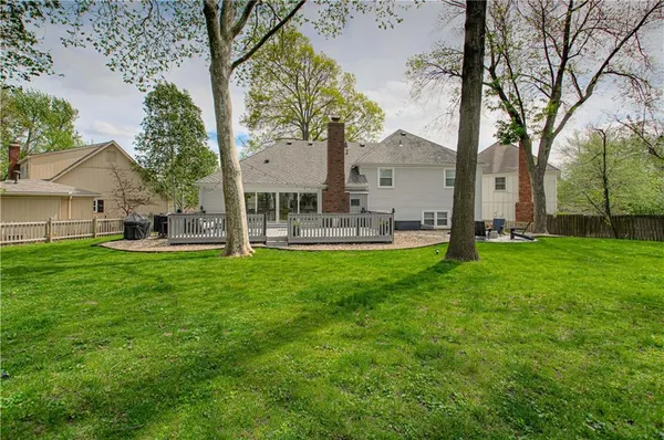$745,000 | 7626 Canterbury Drive, Prairie Village, KS 66208