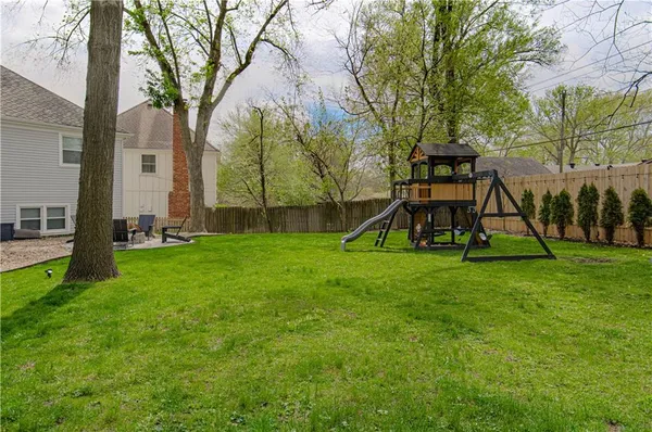 $745,000 | 7626 Canterbury Drive, Prairie Village, KS 66208