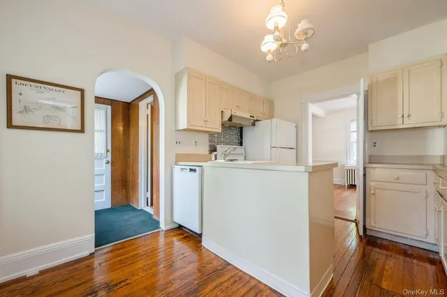 $899,000 | 49 High Street, Locust Valley, NY 11560