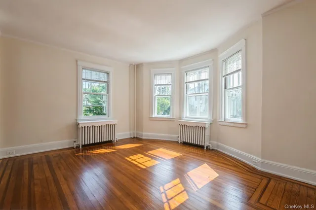 $899,000 | 49 High Street, Locust Valley, NY 11560