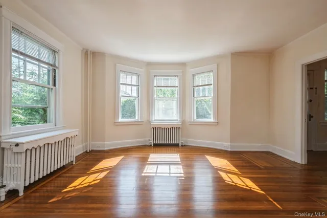 $899,000 | 49 High Street, Locust Valley, NY 11560