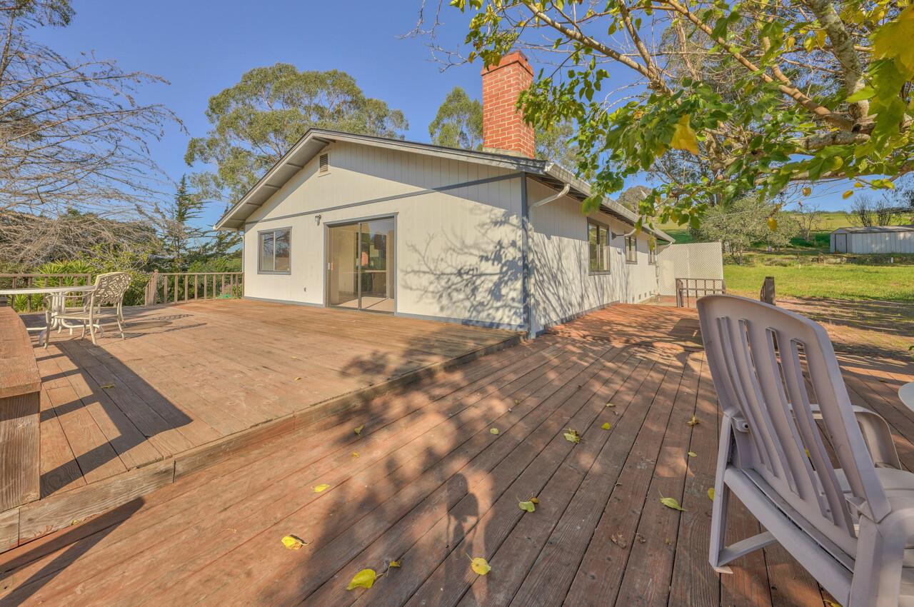 247 Maher Road Watsonville, CA 95076 - Photo 11 of 47 Gallery Image 11