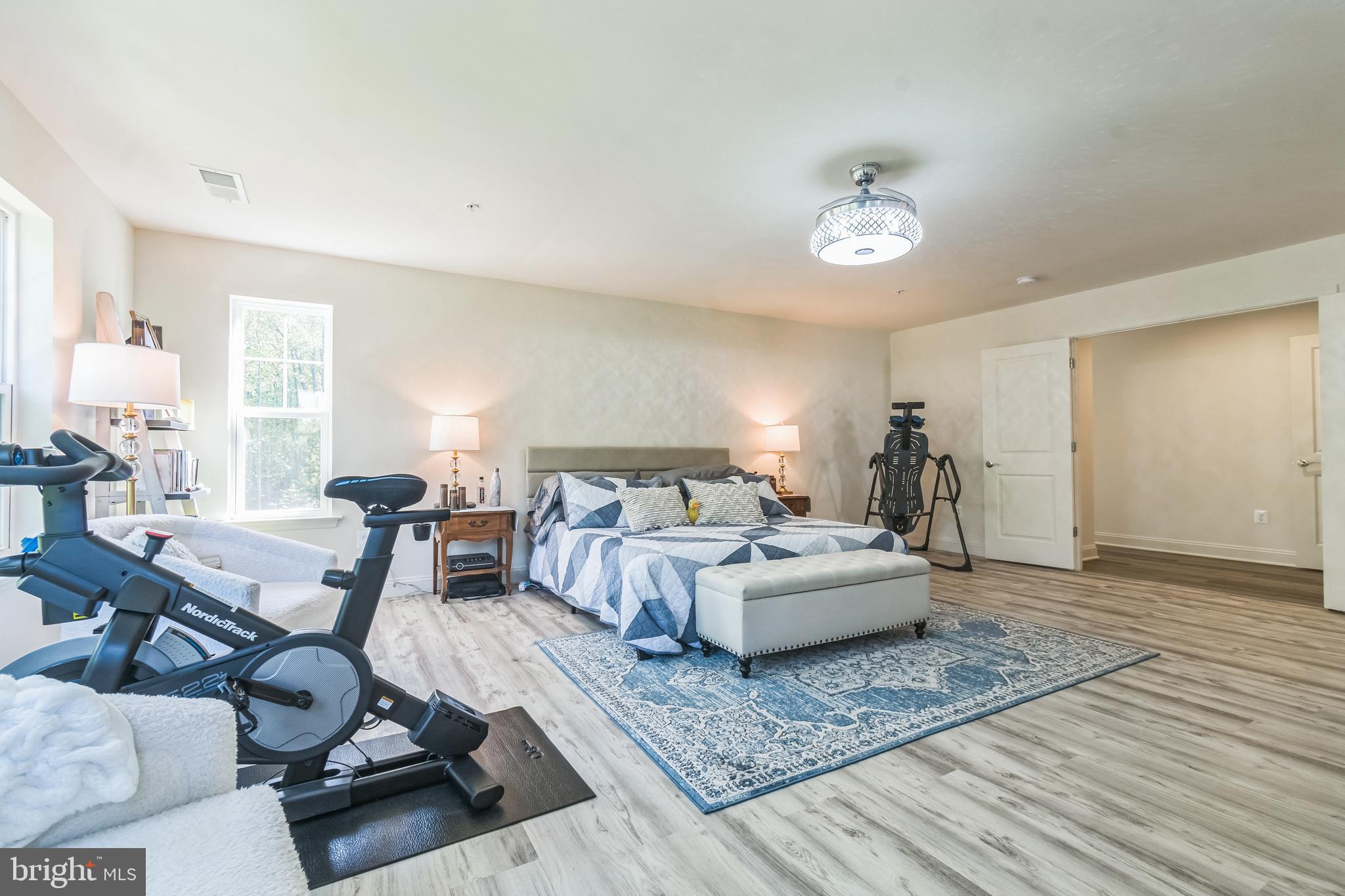 8604 Cedar Chase Drive Clinton, MD 20735 - Photo 20 of 68 a living room with furniture