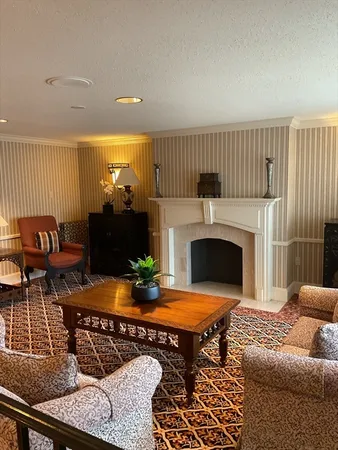 $3,500 | 1006 Paradise Road, Unit PH Q, Swampscott, MA 01907