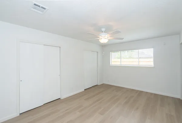 $2,100 | 5704 Leggett Lane, Pearland, TX 77584