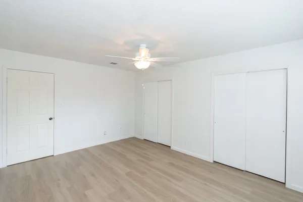 $2,100 | 5704 Leggett Lane, Pearland, TX 77584