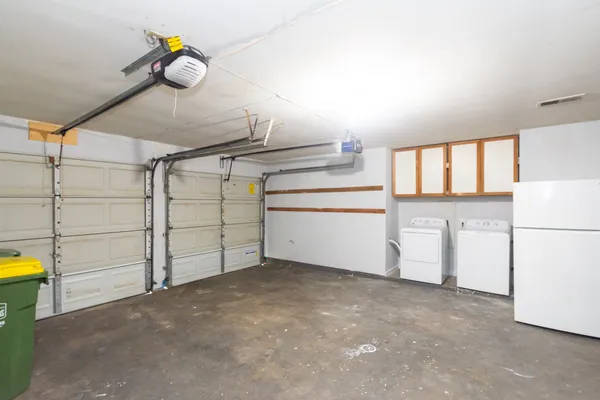 $2,100 | 5704 Leggett Lane, Pearland, TX 77584