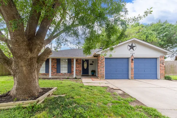 $2,100 | 5704 Leggett Lane, Pearland, TX 77584