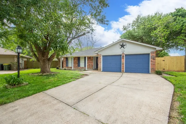 $2,100 | 5704 Leggett Lane, Pearland, TX 77584