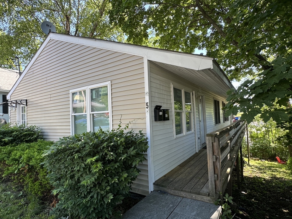5 Loring Street Worcester, MA 01606 - Photo 2 of 3