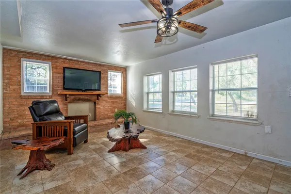 $165,000 | 118 Island Drive, Lake City, TX 78368