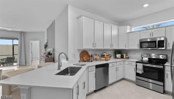 $2,350 | 20517 Hazelnut Court, Lehigh Acres, FL 33936