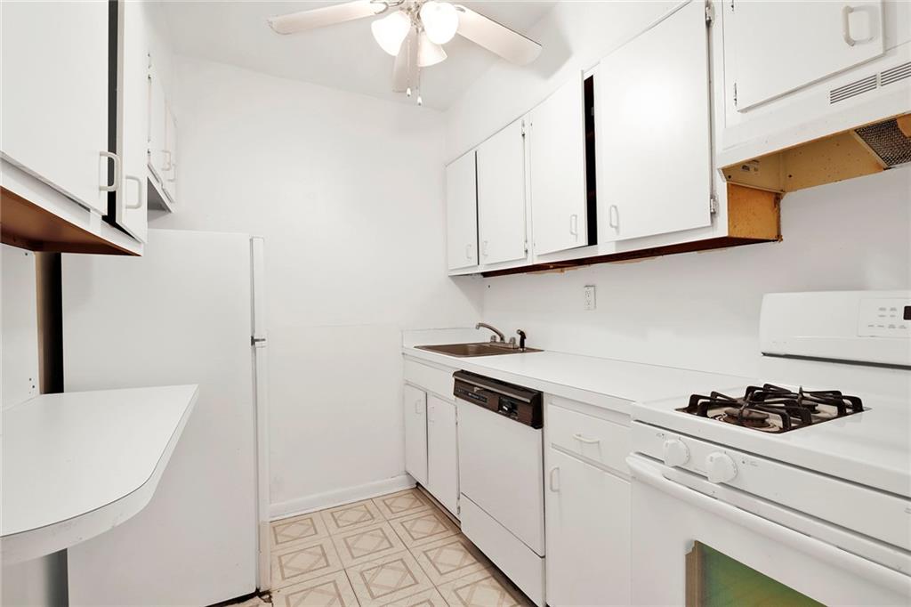 415 Beverley Road, Unit 3R Brooklyn, NY 11218 - Photo 14 of 17 Gallery Image 14