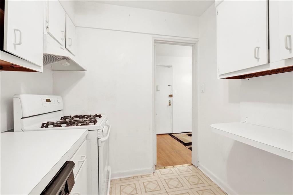 415 Beverley Road, Unit 3R Brooklyn, NY 11218 - Photo 15 of 17 Gallery Image 15