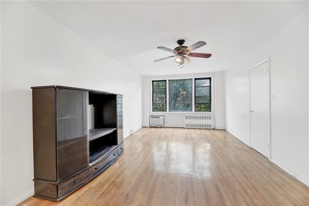 415 Beverley Road, Unit 3R Brooklyn, NY 11218 - Photo 4 of 17 Gallery Image 4