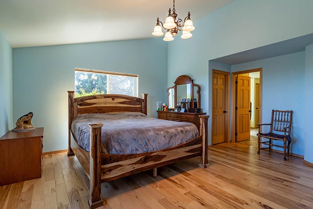 21175 Southwest Gift Road Bend, OR 97703 - Photo 10 of 26 Image9_MasterBed_1