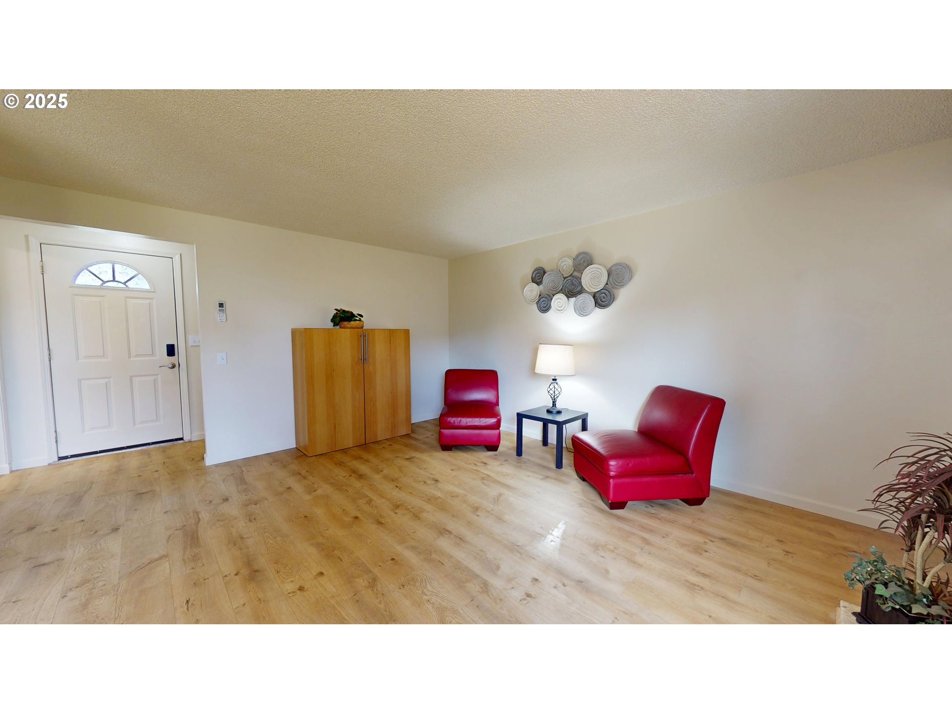 143 V Street Springfield, OR 97477 - Photo 3 of 30
